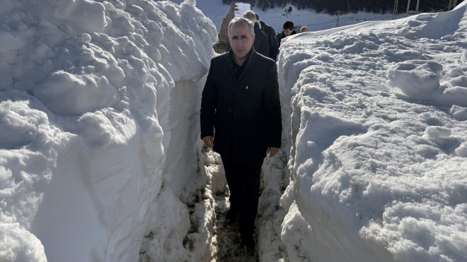 Ardahan'da kar ve tipinin ardından hasar tespit ile temizlik çalışması yapılıyor