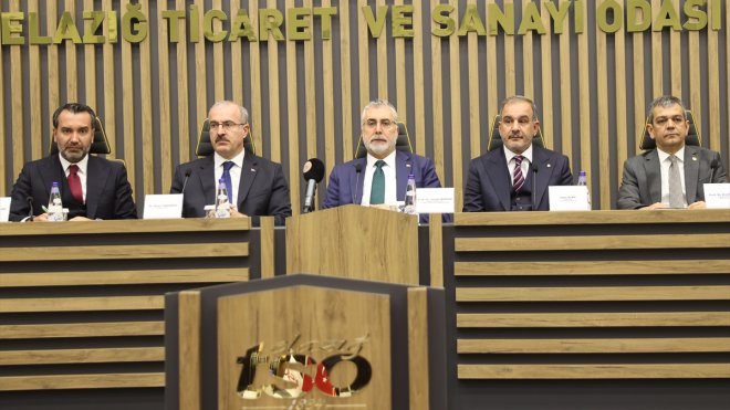 Bakan Işıkhan, Elazığ'da iş insanlarıyla bir araya geldi: