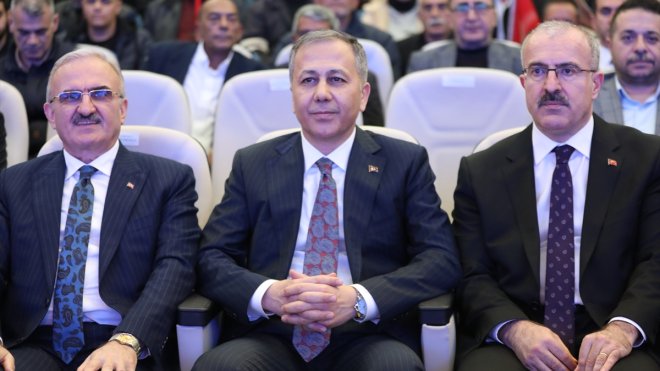 Bakan Yerlikaya, Elazığ'da 'Deprem Konutları Kura ve Anahtar Teslim Töreni'nde konuştu: