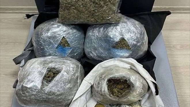 Bingöl'de 4 kilo 750 gram esrar ele geçirildi