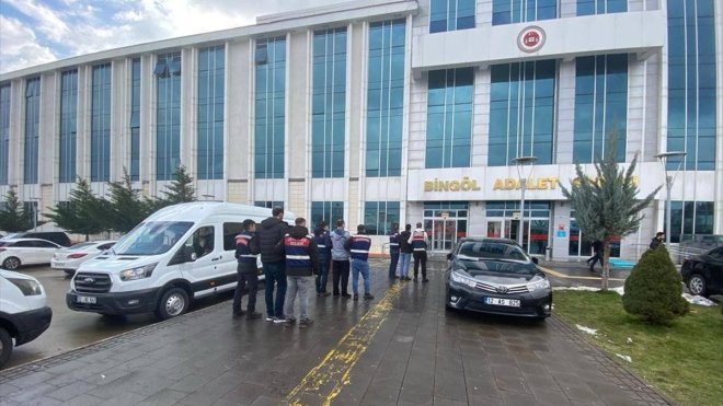 Bingöl'de hırsızlık ve uyuşturucu suçundan aranan 3 hükümlü yakalandı
