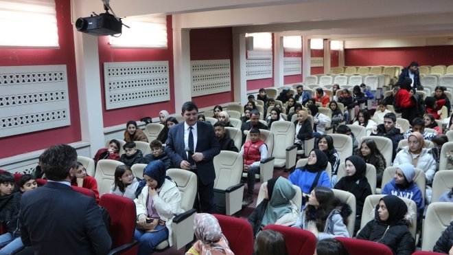 Karlıova'da deneme sınavında dereceye giren öğrenciler Erzurum gezisi ile ödüllendirildi
