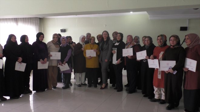 Tatvan'da kursiyerlere sertifika verildi