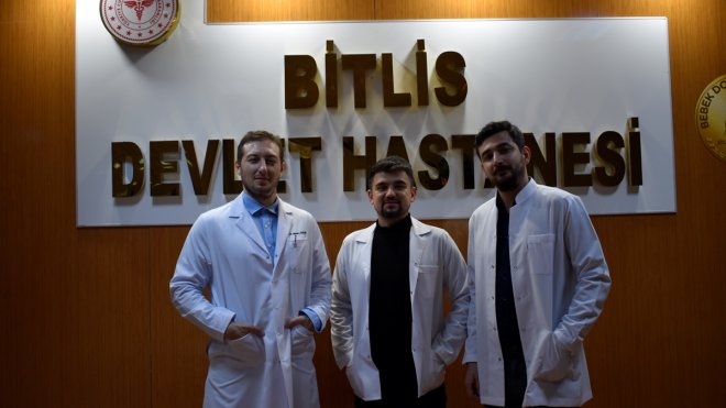 Bitlis'te kapalı böbrek taşı ameliyatı yapıldı