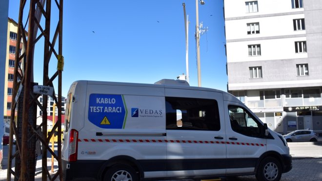 VEDAŞ test aracıyla enerji hatlarındaki arızalara müdahale ediyor