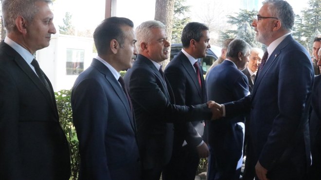 Çalışma ve Sosyal Güvenlik Bakanı Işıkhan, Malatya Valiliğini ziyaret etti
