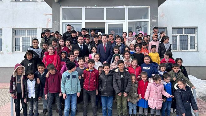 Çatak Kaymakamı Sakarya, mahalle sakinlerinin taleplerini dinledi1