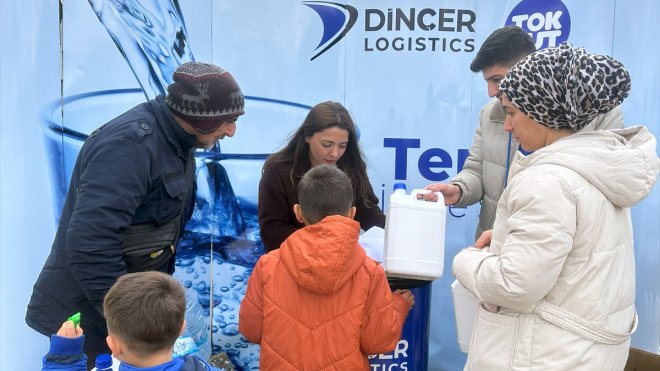 Dinçer Lojistik ile Toktut Derneği depremden etkilenen şehirlere temiz içme suyu sağlıyor