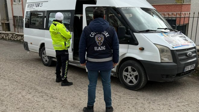 Elazığ'da polis okul önlerinde denetim yaptı