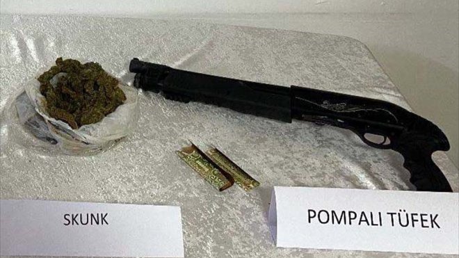 Elazığ'da ruhsatsız silah operasyonunda 3 şüpheli yakalandı