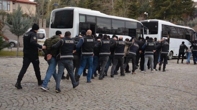 Elazığ'da Kafes-37 operasyonunda yakalanan 35 zanlıdan 20'si tutuklandı