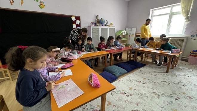 Öğrencilerden vatan nöbetindeki Mehmetçik'e mektup var