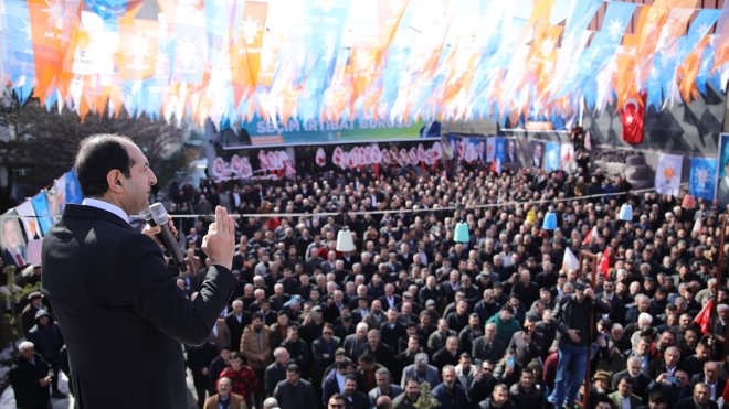 Erciş'te AK Parti'nin seçim irtibat bürosu açıldı