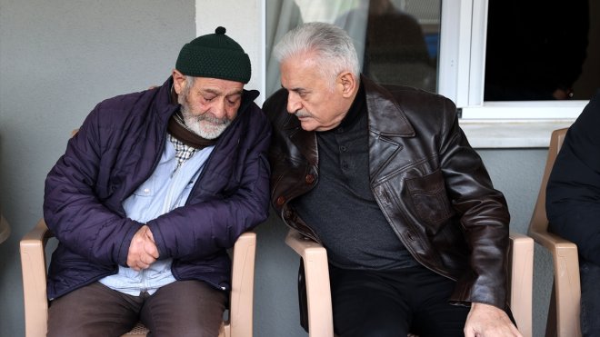 Binali Yıldırım, Erzincan'daki maden ocağında toprak altında kalanların ailelerini ziyaret etti
