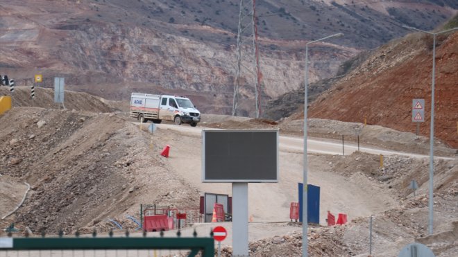 Erzincan'da kayıp işçileri arama çalışmaları 6'ncı gününde devam ediyor