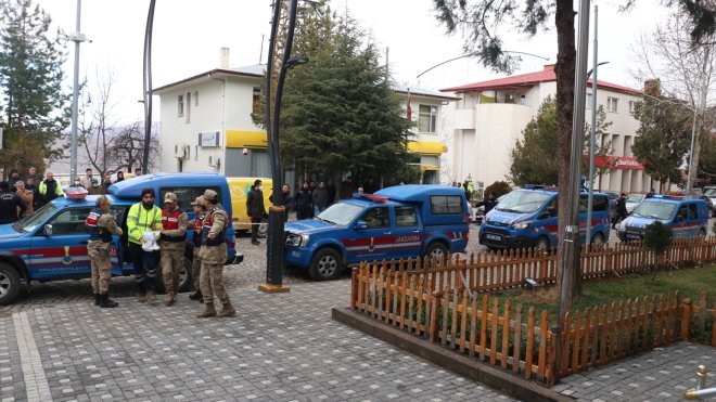 Erzincan'da maden ocağındaki toprak kaymasına ilişkin gözaltına alınan 8 zanlı adliyede