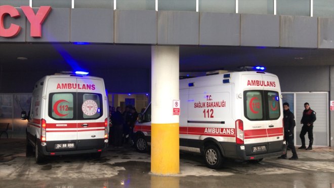 Erzincan'da oynadıkları tabanca ateş alan 2 çocuktan biri öldü, diğeri yaralandı