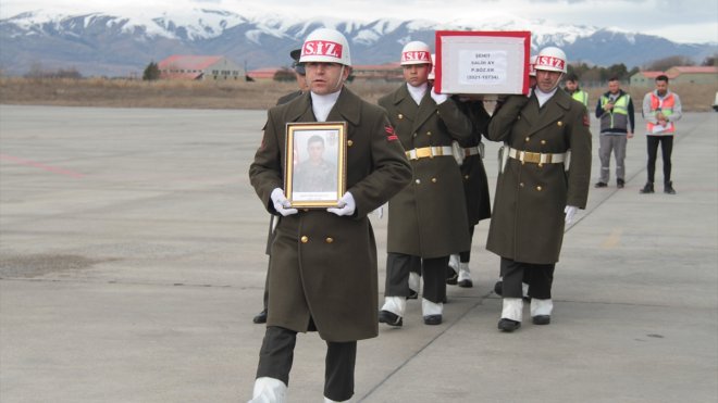Pençe-Kilit Operasyonu'nda şehit olan Salih Ay'ın naaşı Erzincan'a getirildi