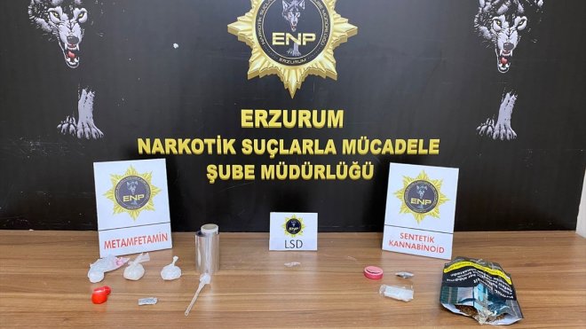 Erzurum'da uyuşturucu operasyonunda biri firari hükümlü 2 şüpheli yakalandı