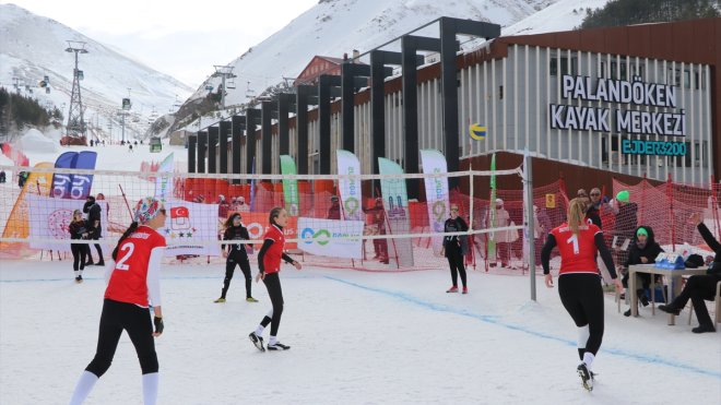 ERZURUM - Kış Spor Oyunları ile üniversiteli sporcular deneyim kazanıyor1