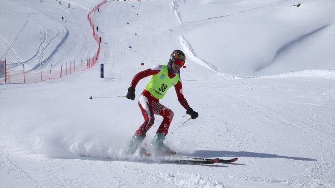 HAKKARİ - Alp disiplini 1. ayak yarışları sona erdi1