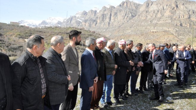 Çukurca'da AK Parti'nin seçim koordinasyon merkezi açıldı