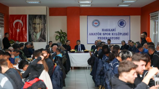 Hakkari'de sporcular ASKF'nin düzenlediği programda buluştu