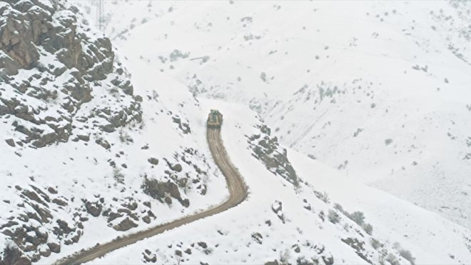 Van ve Hakkari'de kar nedeniyle kapanan yollar açılıyor
