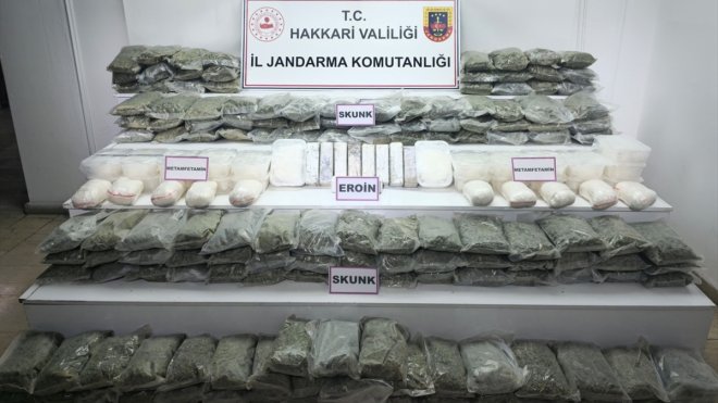 Hakkari kırsalında 109 kilo 504 gram uyuşturucu ele geçirildi