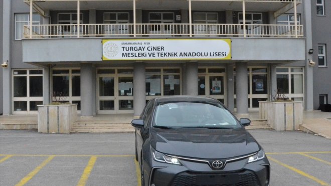 Toyota, Kahramanmaraş'ta bir okula otomobil hibe etti