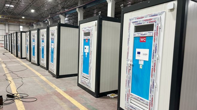 Karmod Kabin deprem bölgesine mobil tuvalet üretmeyi sürdürüyor