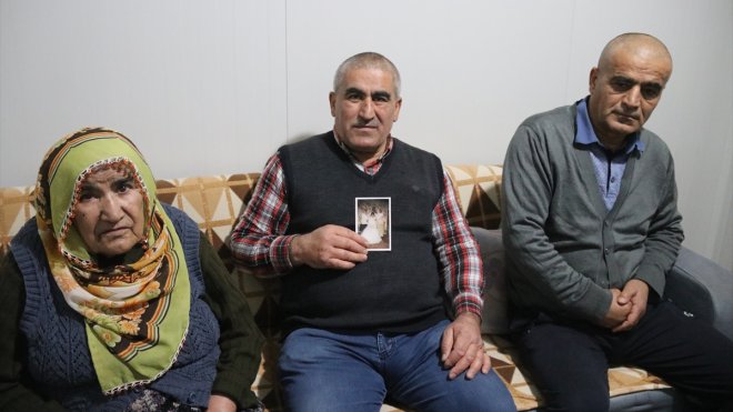 6 ŞUBAT DEPREMLERİNİN BİRİNCİ YILI - "Büyük deprem"de kucağına aldığı kızını "asrın felaketi"nde toprağa verdi