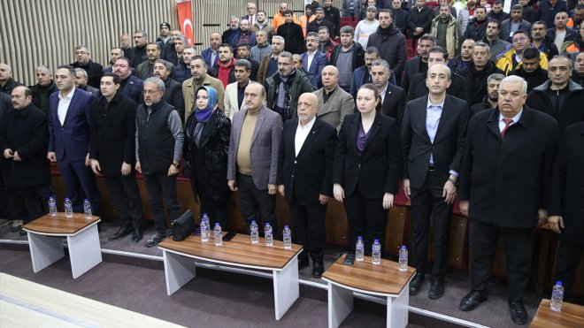 HAK-İŞ'ten depremlerde yaşamını yitirenler için anma programı