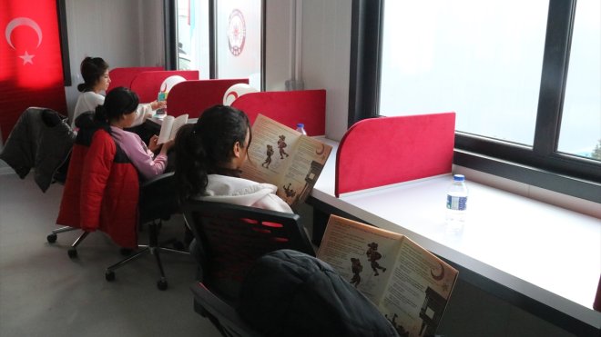 Malatya'da konteyner kentte Türk Kızılay 100. Yıl Kütüphanesi açıldı