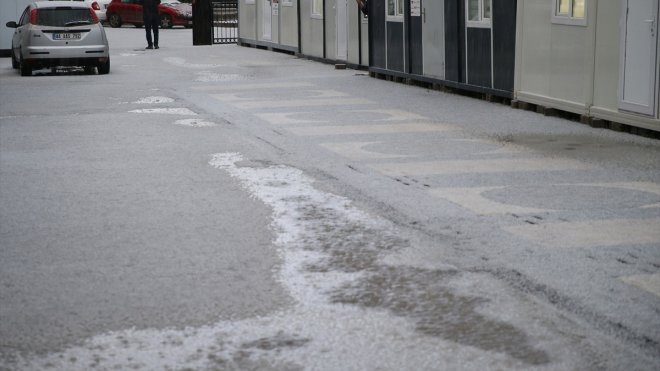 Malatya'da sağanak ve dolu etkili oldu