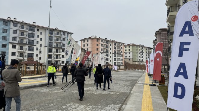 Uluslararası medya mensupları Malatya'da deprem bölgesi hakkında bilgilendirildi