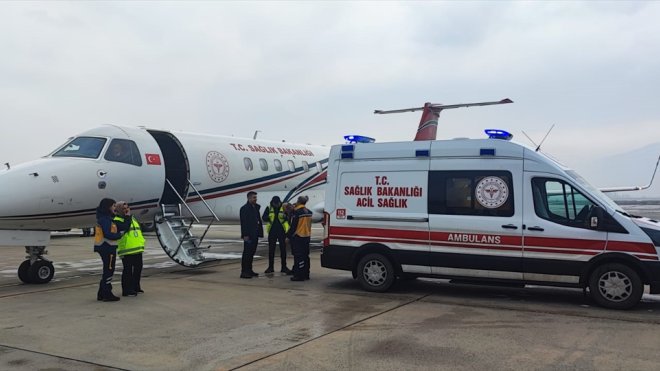 Muş'ta kalp ve karaciğer yetmezliği olan bebek ambulans uçakla Ankara'ya sevk edildi