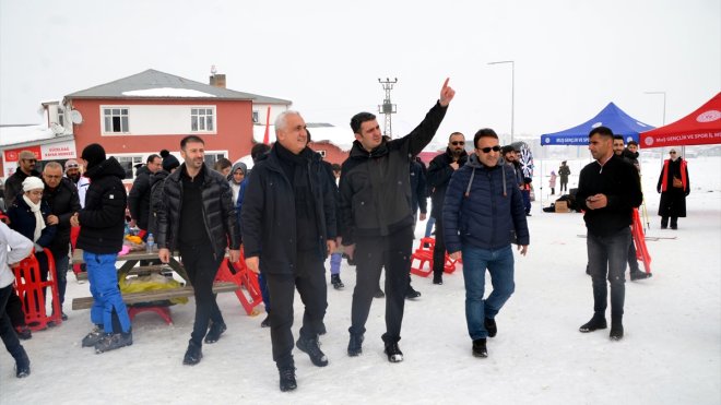 Muş'taki kayak merkezinde çocuklar için etkinlik düzenlendi
