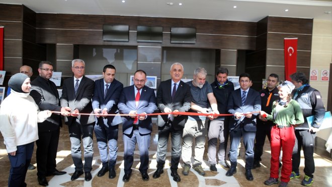 Muş'ta "Dağcılık" temalı fotoğraf sergisi açıldı