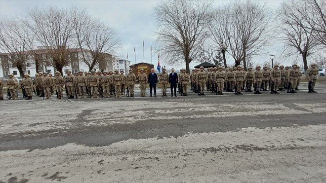 Muş Valisi Çakır, Malazgirt ilçesinde ziyaretlerde bulundu