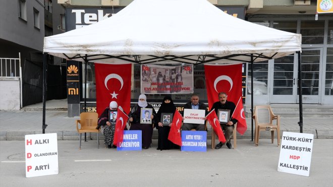 Muşlu aileler, evlatlarının yolunu gözlüyor