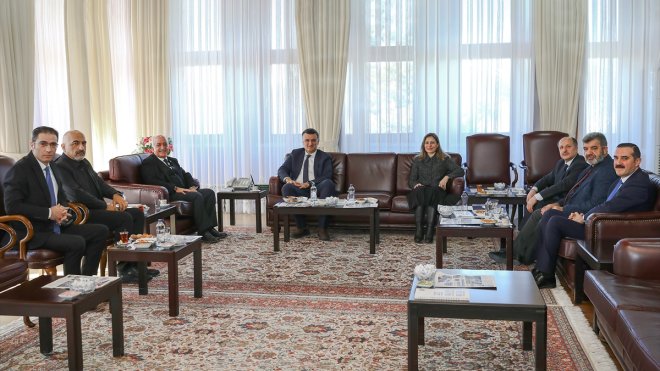 Sanayi ve Teknoloji Bakan Yardımcısı Yozgatlıgil, Atatürk Üniversitesini ziyaret etti