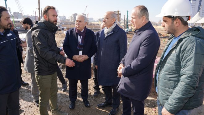 TOKİ Başkanı Bulut, Malatya'da incelemelerde bulundu