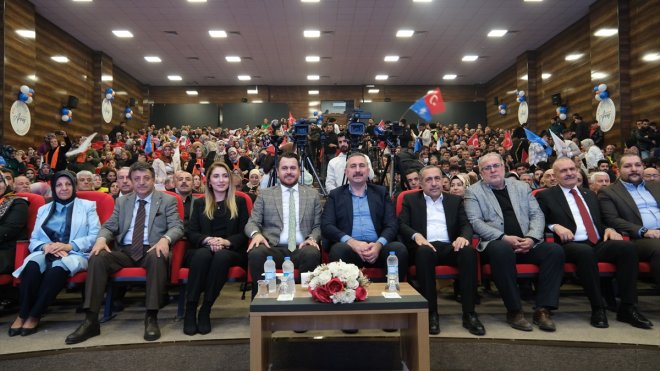 AK Parti Grup Başkanvekili Gül, Van'da Proje Tanıtım Toplantısı'nda konuştu: