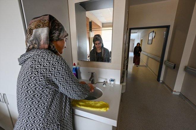 Oteli - VAN misafir 6 yılda 10 anneyi bin 761 etti Anne 6