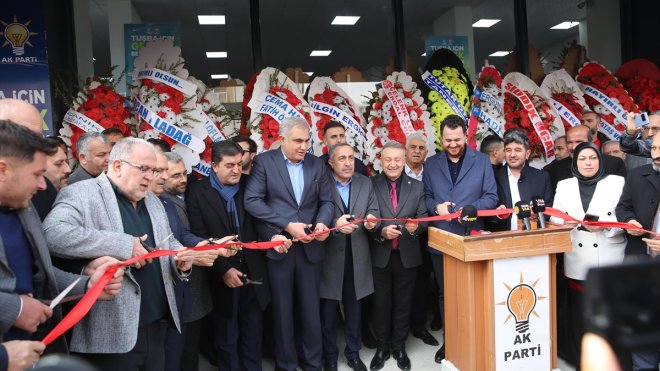 Van'da AK Parti'nin Tuşba ve İpekyolu seçim koordinasyon merkezleri açıldı