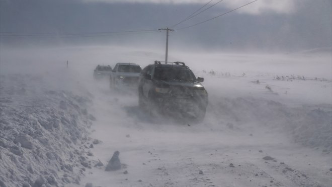 Van, Muş ve Bitlis'te kar nedeniyle 298 yerleşim yerinin yolu kapandı