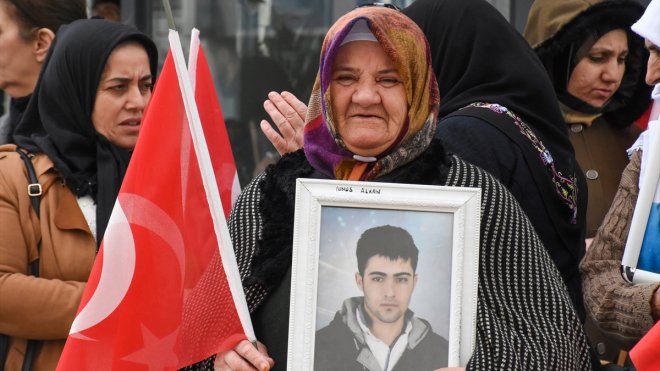 Vanlı aileler evlat nöbetini sürdürüyor1