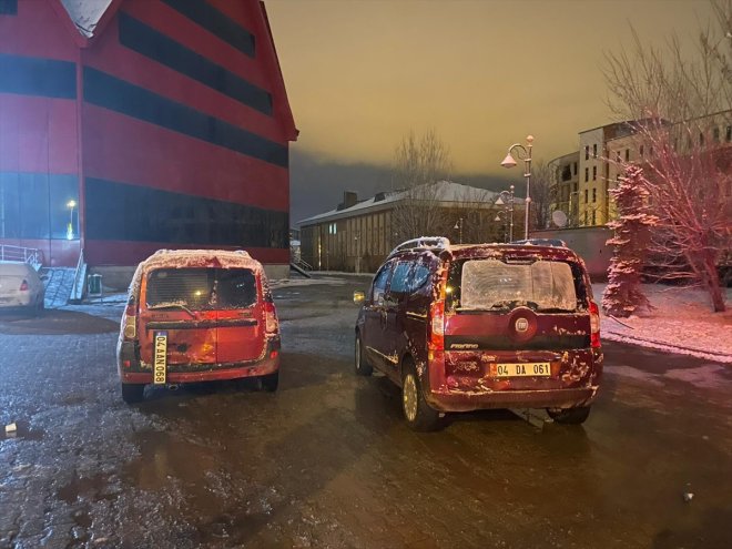 kazasında oluştu trafik araçta 8 hasar sonrası 3 Ağrı