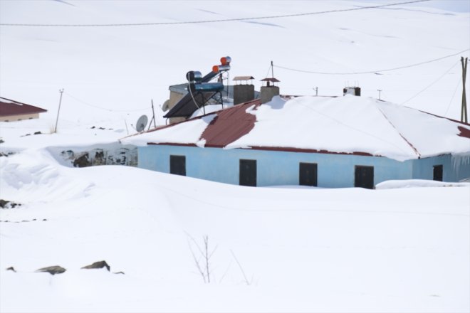 köylerinde kırsal yaşanıyor baharda kış Ağrı